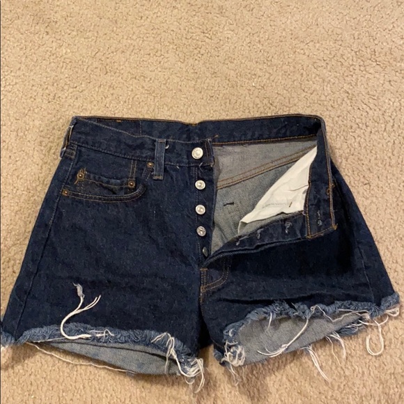 Vintage Levi USA 501 cut off denim shorts 30 - Picture 2 of 4